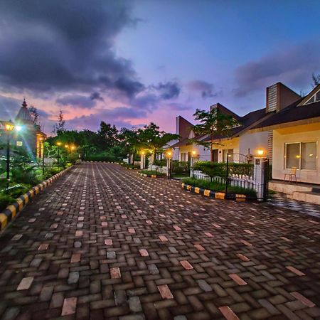 Pushpam Sanskruti Resort Karjat - A Pure Veg Resort Dhamni Exterior photo